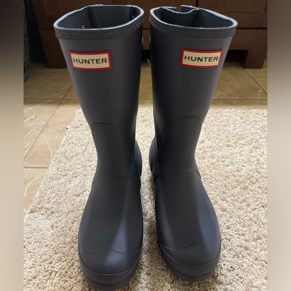 HUNTER Women’s Tall boots.